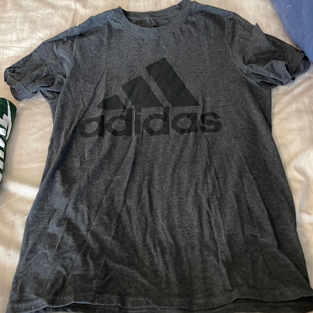 Adidas men’s small T-shirt
